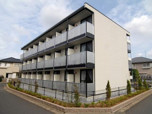 レオパレスエスト逆井の外観