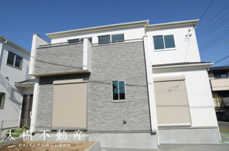 【外観】 | 宅地建物取引士による不動産のご説明・現地のご案内、住宅金融普及協会住宅ローンアドバイザーが住宅ローンのアドバイスから融資実行までのお手伝いをしっかりサポートします♪