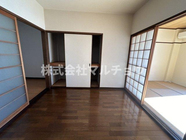 スリーフレンド田辺の洋室|コンパクトで使いやすい洋室です