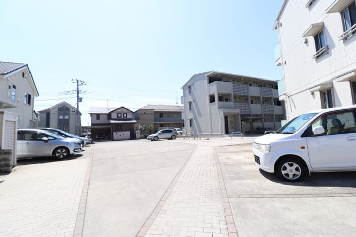 リ・サクラ　Ｂの駐車場