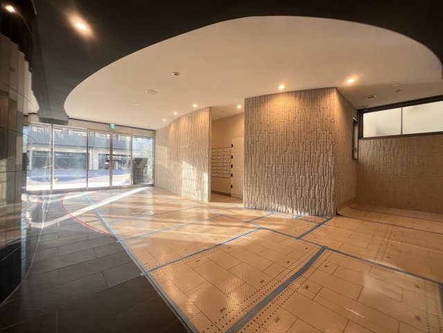 セレニテ難波ミラク弐番館のロビー