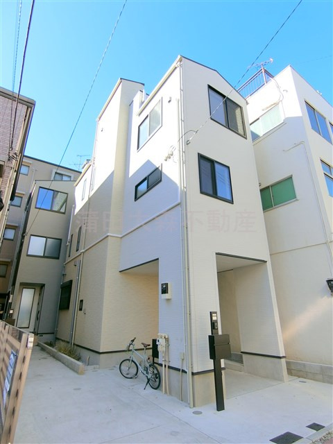 Kolet蒲田#6の外観|2022年10月築　木造地上3階建て駐車場付ペット可戸建て賃貸　貸家
東京都大田区西蒲田6丁目　JR京浜東北線蒲田駅徒歩9分、東急池上線蓮沼駅徒歩8分