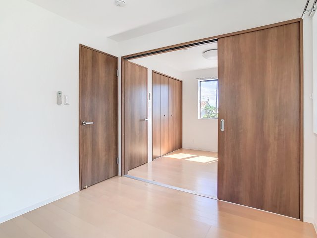 だって自然が好き。の洋室|こちらのお部屋は繋げる広く使えます☆