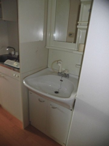 大阪市中央区内久宝寺町４丁目の賃貸マンションの独立洗面台