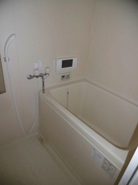 大阪市中央区内久宝寺町４丁目の賃貸マンションの浴室