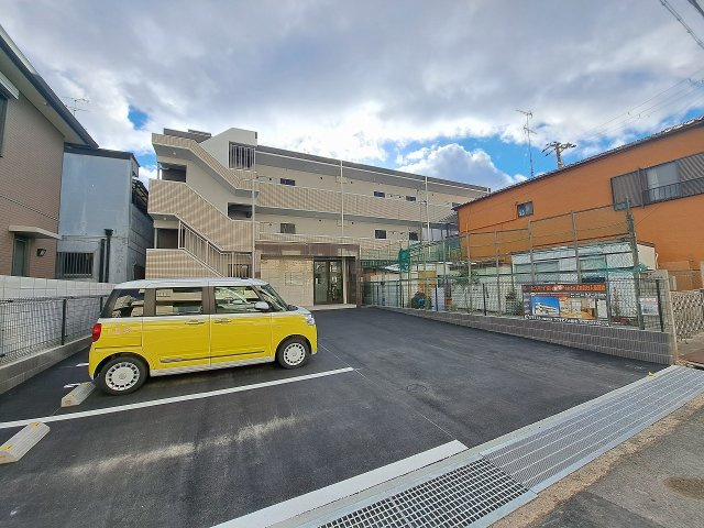 ルーセス甲子園の外観
