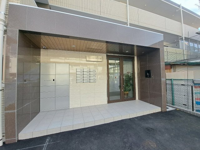 ルーセス甲子園のエントランス