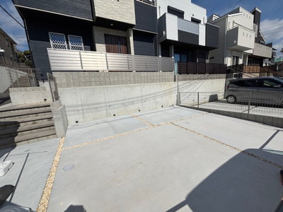 【駐車場】 | 神戸市垂水区塩屋町5丁目　新築戸建A号棟　仲介手数料無料！ | 駐車場があるので、車を買う予定の方も安心です