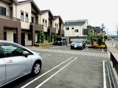 【駐車場】 | ファミリア