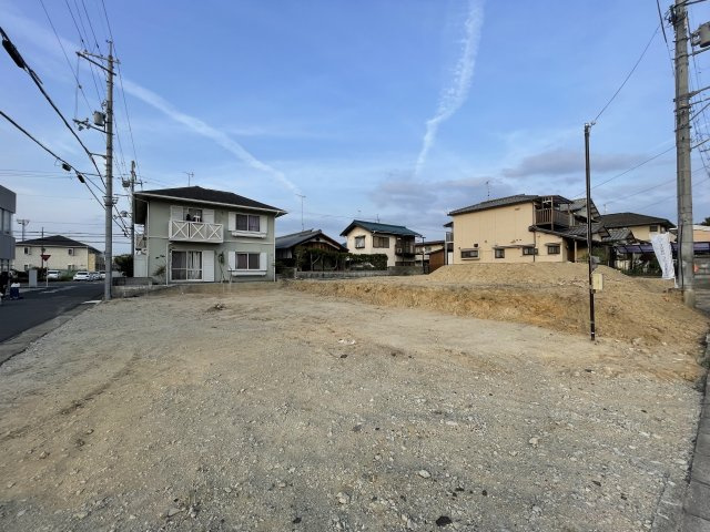 COLORSグリーンヒル栗東市安養寺3丁目3区画の前面道路含む現地写真|広々とした前面道路♪