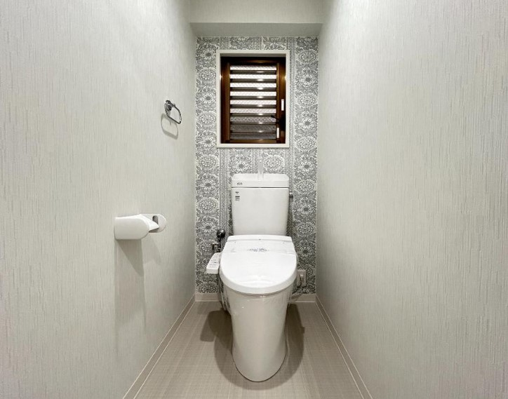グレース嵐山のその他|トイレに窓を配置している為、お掃除中など好きなタイミングで換気ができます！