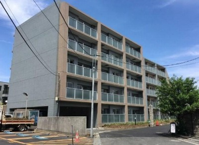 【外観】 | アルトゥーラ中野 | 鉄筋コンクリート造のがっちりとした建物。