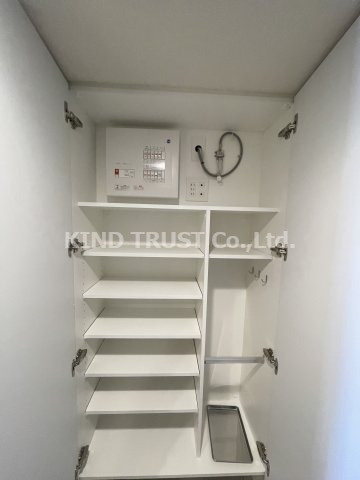 コンフォリア・リヴ南森町Qの収納|便利な収納スペースです