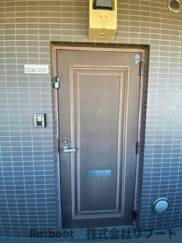 ニューアネックスの玄関