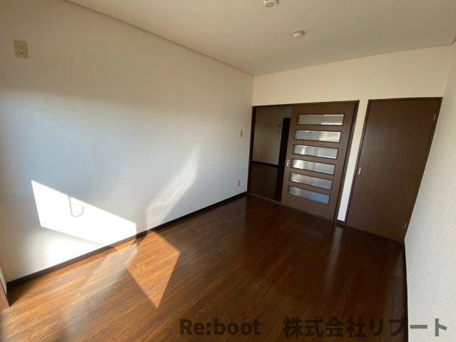 ニューアネックスの洋室