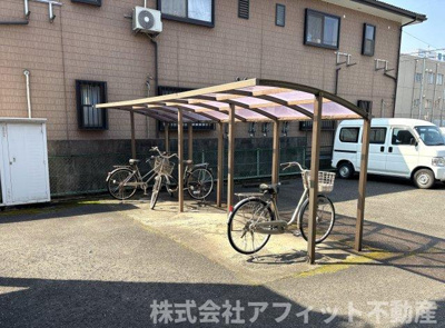【その他共用部分】 | クィーンズヴィラ　A棟 | 屋根付き駐輪場