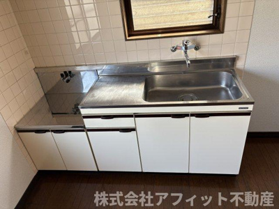 【キッチン】 | クィーンズヴィラ　A棟 | ※左右反転イメージです