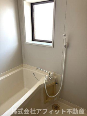 【浴室】 | クィーンズヴィラ　A棟 | ※左右反転イメージです