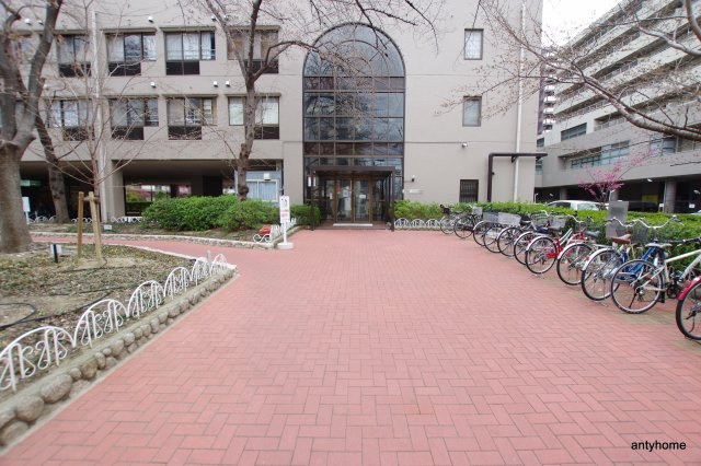 ファミールハイツ北大阪3号棟のエントランス