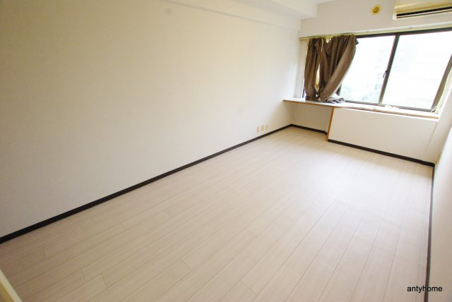 ファミールハイツ北大阪3号棟の居間・リビング