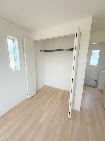 【収納】 | 仲介手数料無料！厚狭小学校に通える新築戸建　山陽小野田市鴨庄　第９－１号棟　クレイドルガーデン　アーネストワン | 全室収納付き