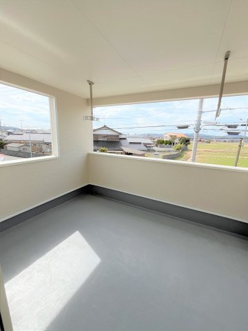 【展望】 | 仲介手数料無料！厚狭小学校に通える新築戸建　山陽小野田市鴨庄　第９－１号棟　クレイドルガーデン　アーネストワン | 屋根付きバルコニー