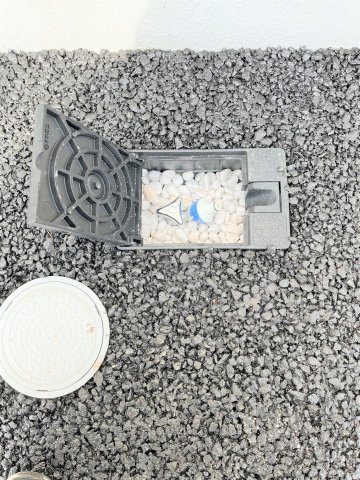 【駐車場】 | 仲介手数料無料！厚狭小学校に通える新築戸建　山陽小野田市鴨庄　第９－１号棟　クレイドルガーデン　アーネストワン | 駐車場には散水栓も付いています。