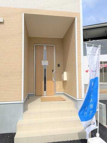 【エントランス】 | 仲介手数料無料！厚狭小学校に通える新築戸建　山陽小野田市鴨庄　第９－１号棟　クレイドルガーデン　アーネストワン | ダイヤルキー付きの郵便受け