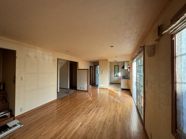 -三丁目不動産-　熊谷市石原　同一敷地に2棟の居間・リビング