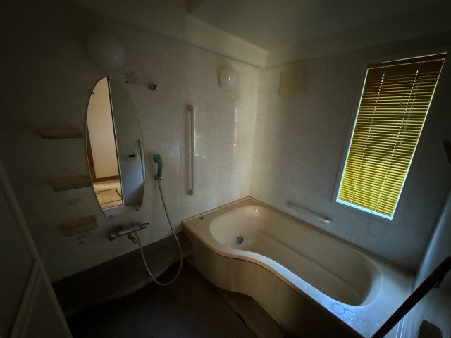 -三丁目不動産-　熊谷市石原　同一敷地に2棟の浴室