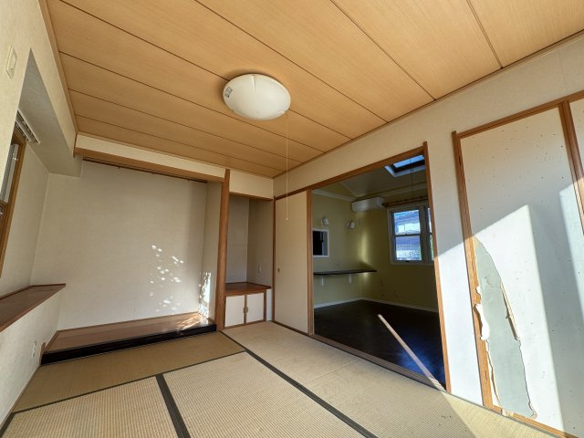 -三丁目不動産-　熊谷市石原　同一敷地に2棟の和室