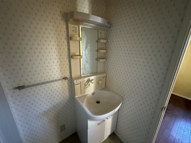 -三丁目不動産-　熊谷市石原　同一敷地に2棟の独立洗面台