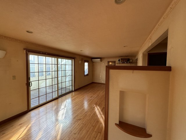 -三丁目不動産-　熊谷市石原　同一敷地に2棟の居間・リビング