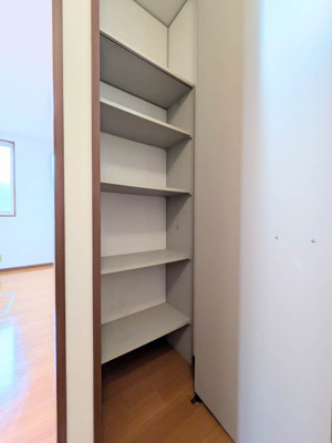 【居間・リビング】 | シャーメゾンヴェルジュールⅠ | ゆったり過ごせる居間です