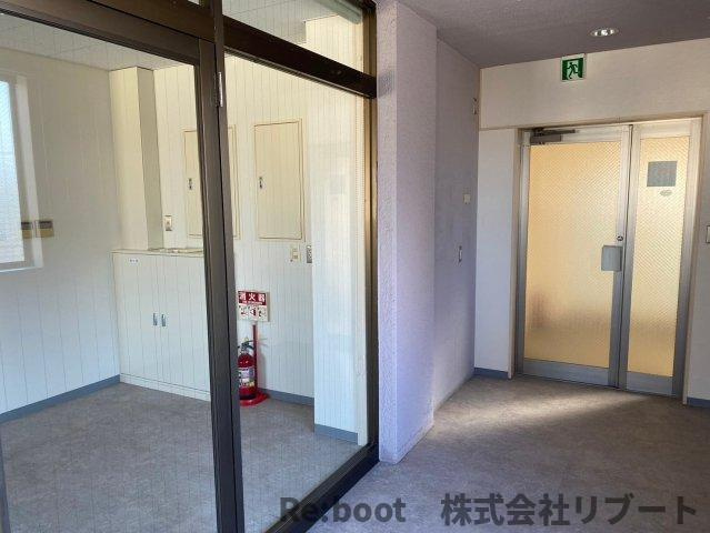 水野ビルのエントランス