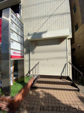 水野ビルのエントランス