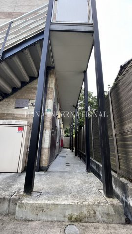 レオパレスけやきのエントランス