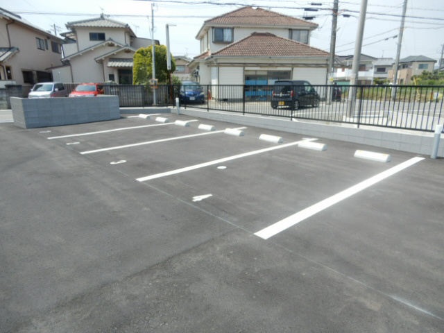 Blue Grassの駐車場