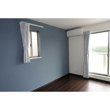 リズタウン大津の洋室