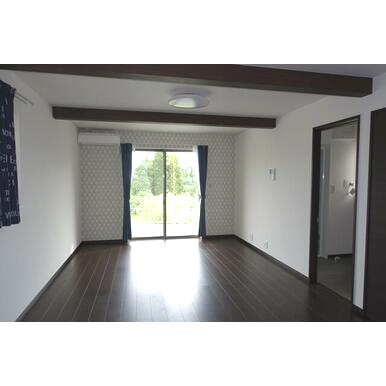 リズタウン大津の居間・リビング