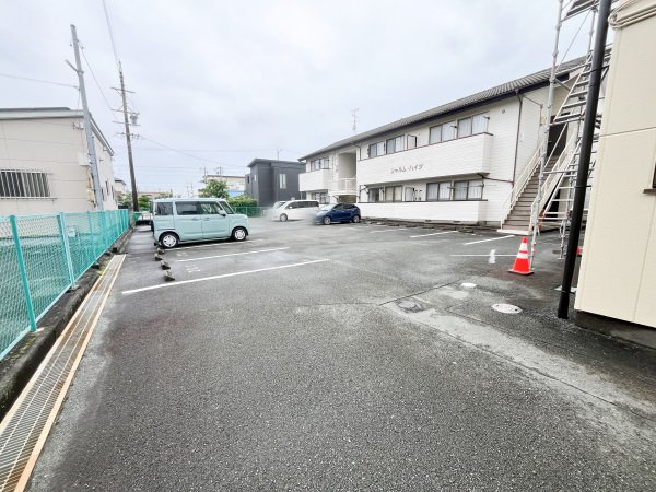 MKビル　西棟の駐車場