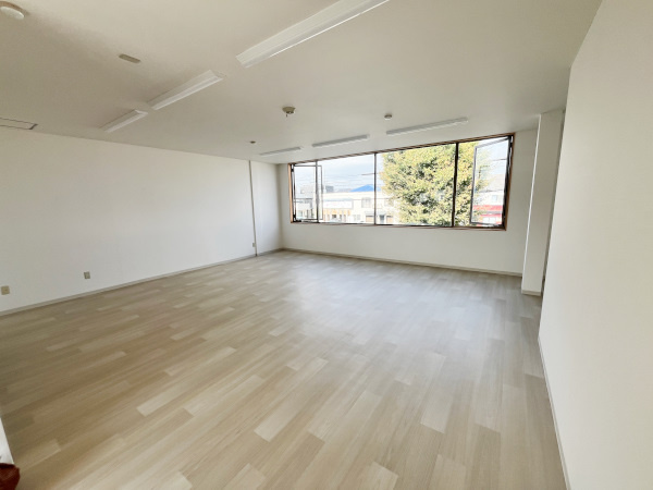 MKビル　西棟の内装