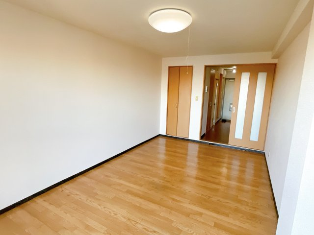 ラマージュの洋室