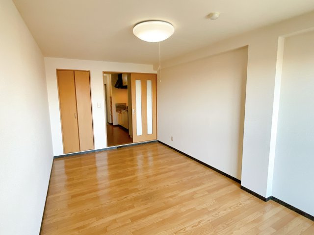 ラマージュの洋室