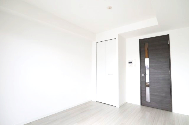 ラドゥセールシンオオサカの居間・リビング