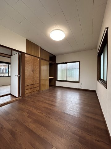 広島市安佐南区相田６丁目の一戸建ての居間・リビング