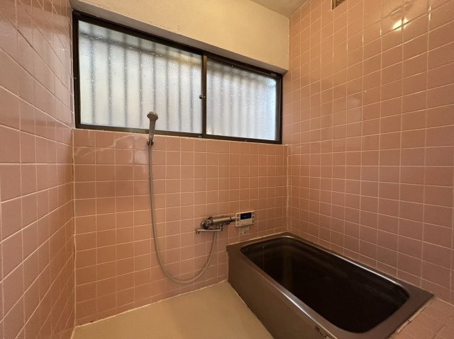 広島市安佐南区相田６丁目の一戸建ての浴室