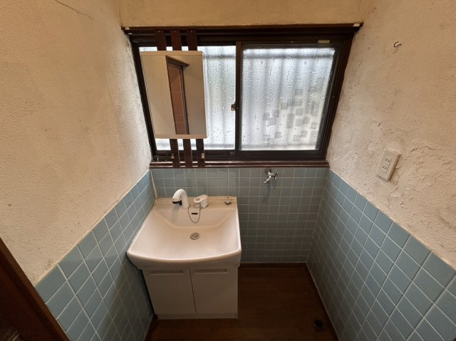 広島市安佐南区相田６丁目の一戸建ての洗面所