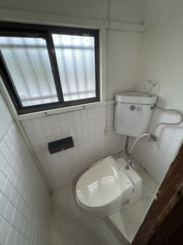 広島市安佐南区相田６丁目の一戸建てのトイレ