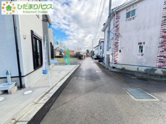 寄居町寄居　新築一戸建て　いろどりアイタウン　01の前面道路含む現地写真|開放感のある角地！
日当たり通風等、良好です♪